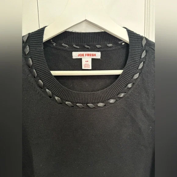 Joe Fresh Sweater 🖤 - Picture 2 of 6